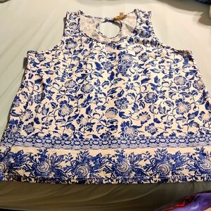 Blue And White Floral Print Top. Size 2X